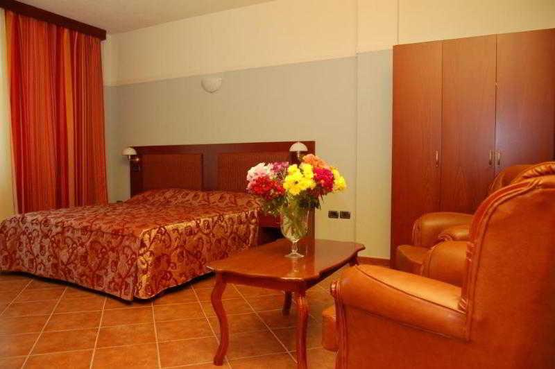 Hotel Elysee Tirana Exterior photo