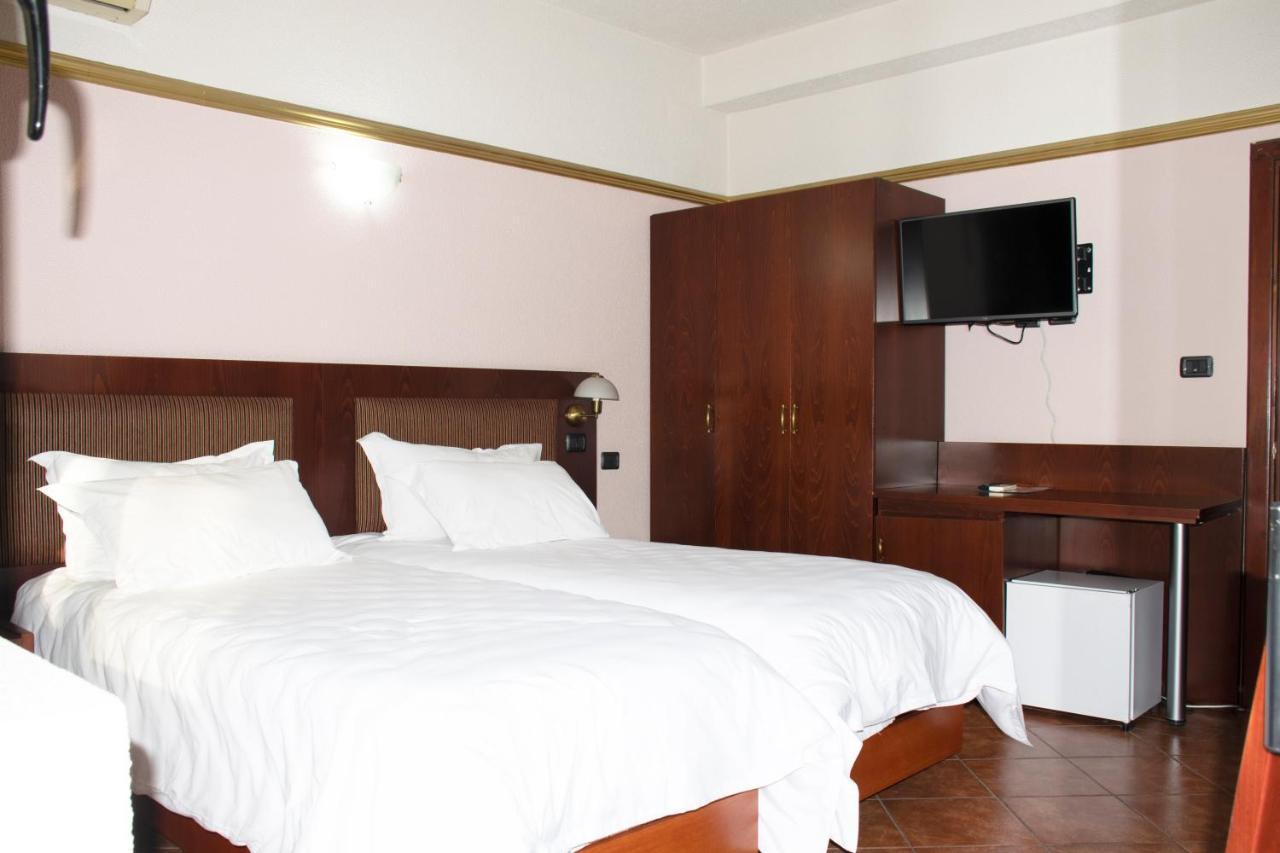 Hotel Elysee Tirana Exterior photo